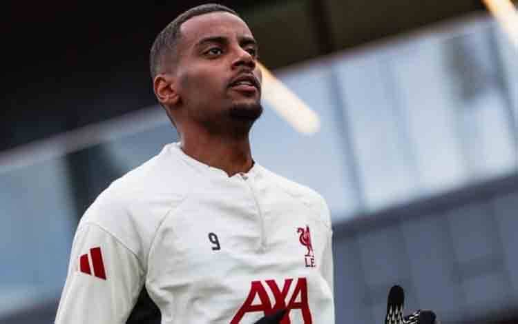 Alexander Akan Mulai kembali Berlatih bersama Liverpool
