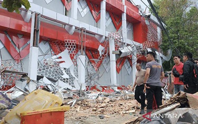 Fadli Zon Tunggu Laporan Soal Dampak Gempa Malut pada Warisan Budaya