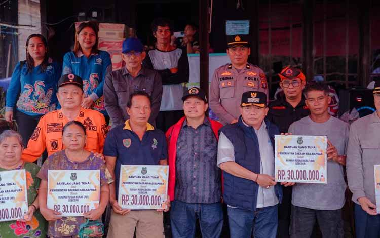 Korban Kebakaran di Lawang Kamah Terima Bantuan Rp30 Juta per Rumah