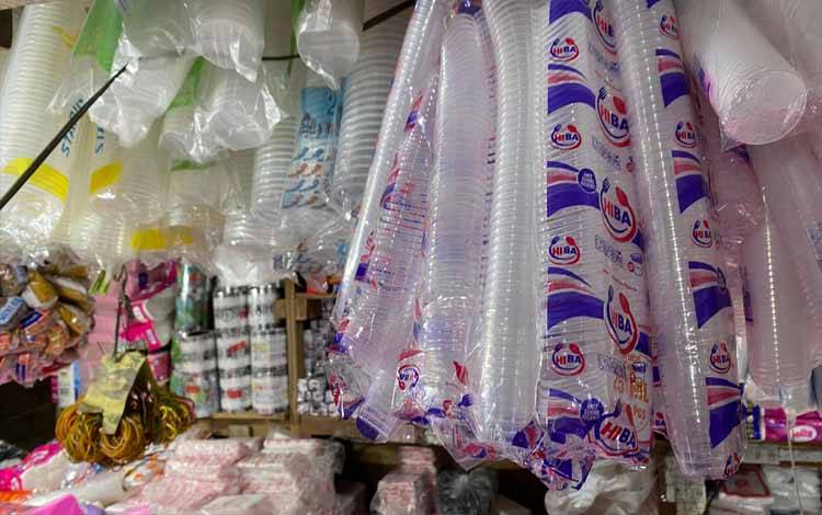 Tumpukan plastik yang harganya naik signifikan, Jumat, 3 April 2026. (FOTO : IST)