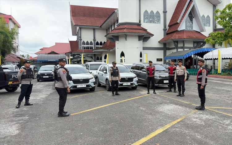 Polri Amankan 44 Gereja saat Ibadah Jumat Agung di Palangka Raya
