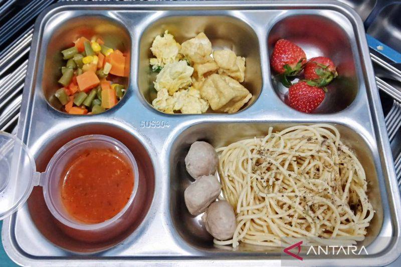 Menu Makan Bergizi Gratis (MBG) yang diterima di SDN Pondok Kelapa 01, Duren Sawit, Jakarta Timur, Kamis (2/4/2026). ANTARA/Dokumentasi Pribadi