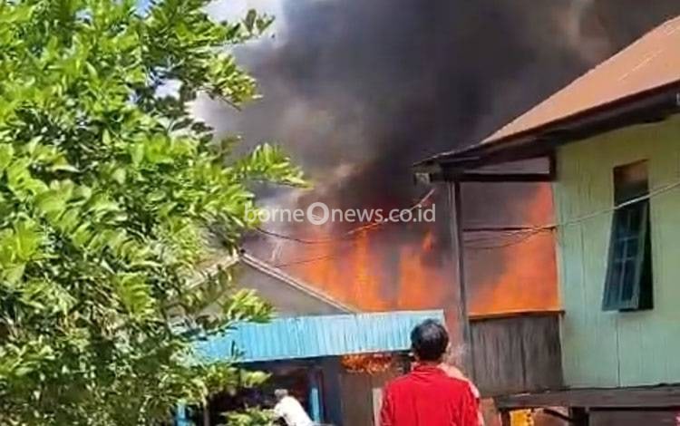 Kebakaran di Kecamatan Parenggean, Kabupaten Kotawaringin Timur, Sabtu, 4 April 2026. (FOTO: IST)