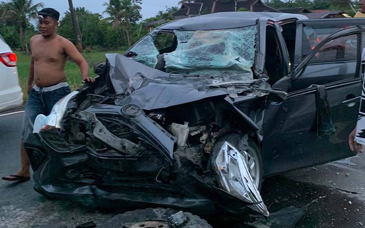 Truk Parkir di Badan Jalan Diduga Jadi Penyebab Laka di Trans Kalimantan Hampatung Kapuas