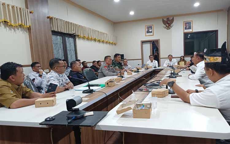Pemerintah Kabupaten Kotawaringin Timur memfasilitasi pertemuan Gapoktanhut Bagendang Raya, Senin, 6 April 2026. (FOTO: DEWIP)