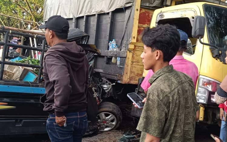 Kecelakaan Pikap dan Truk di Liang Anggang, Sopir Kejepit