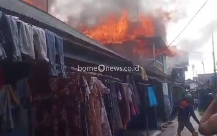 Api Mengamuk di Permukiman Padat Banjarmasin, 10 Rumah Hangus Terbakar
