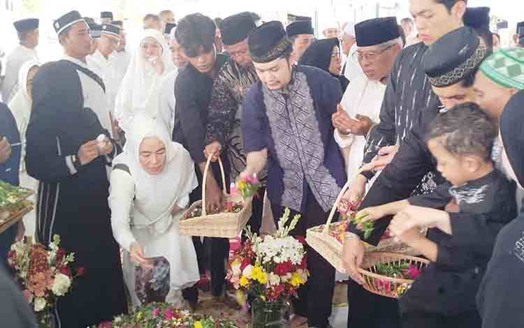 Pemkab Kobar Ucapkan Bela Sungkawa Atas Wafatnya Hj Ismiati Yustina