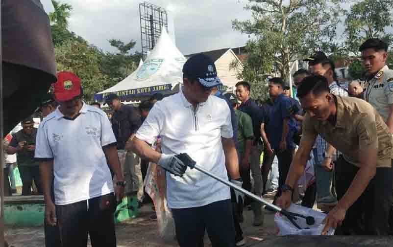 Menteri LH Dorong Gerakan Indonesia Asri Jadi Rutinitas Setiap Pekan