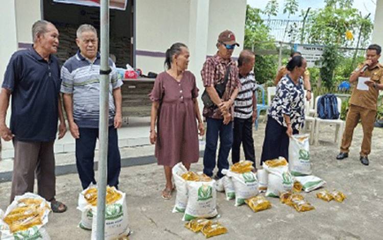 Bantuan Pangan dari Pemerintah Pusat Mulai Disalurkan kepada Ribuan Penerima di Gunung Mas