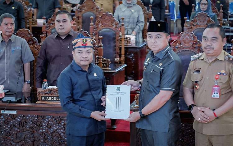 Paripurna DPRD Kapuas Soroti LKPJ 2025, Transparansi Jadi Penekanan