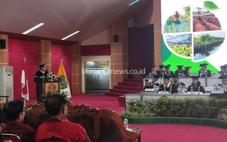 Rapat Senat Terbuka UPR, Prof Evi Feronika Sampaikan Orasi Ilmiah Pengukuhan Guru Besar
