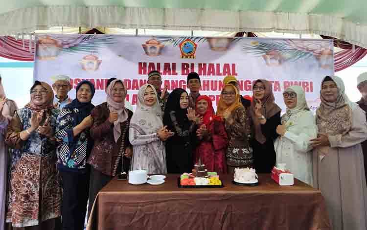 PWRI Kotim Pererat Silaturahmi Lewat Halal Bihalal dan Peringati Ulang Tahun 46 Anggota