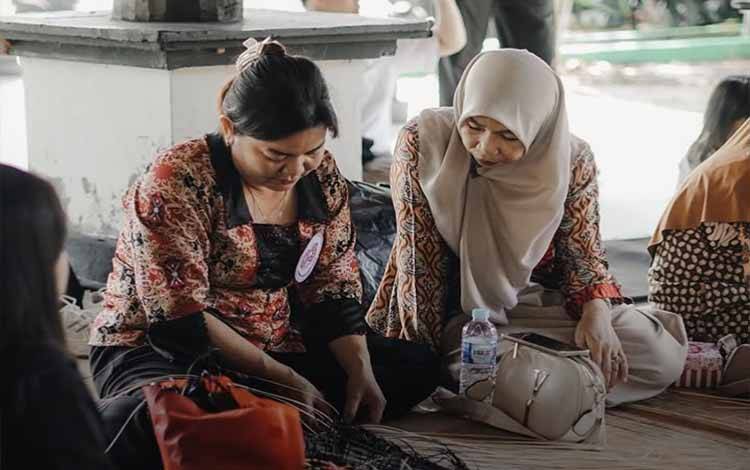Perajin Anyaman Uwei Kapuas Hilir Raih Prestasi, Jaga Warisan Budaya Lokal
