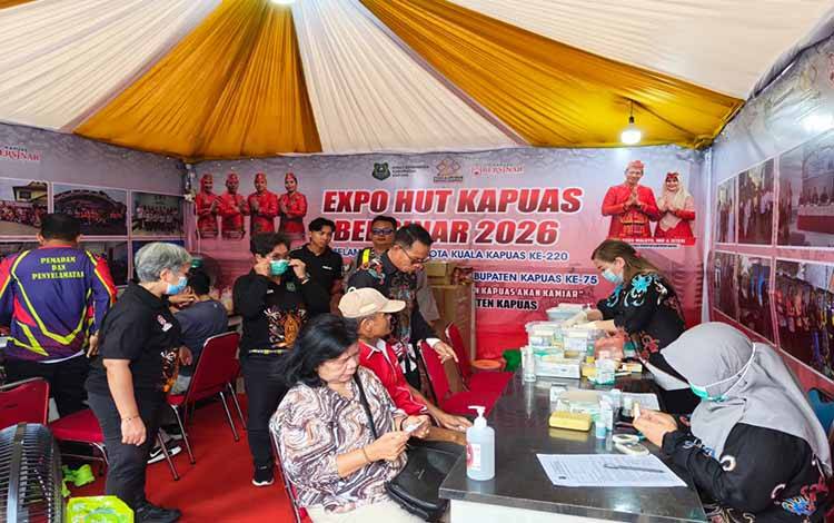 Diserbu Ratusan Warga Setiap Hari, Stan Dinkes Jadi Primadona Expo Kapuas Bersinar 2026