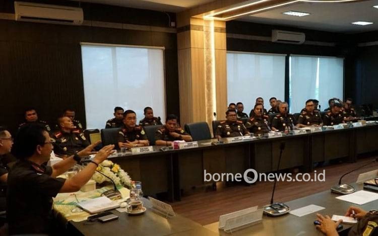 Kajati Kalteng Pimpin Monev Kejari se-Kalimantan Tengah, ini Penekanan yang Disampaikan