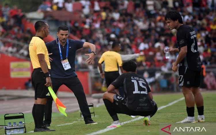 Jelang Lawan Persik, Carlos Pena Evaluasi 2 Laga Terakhir Persita
