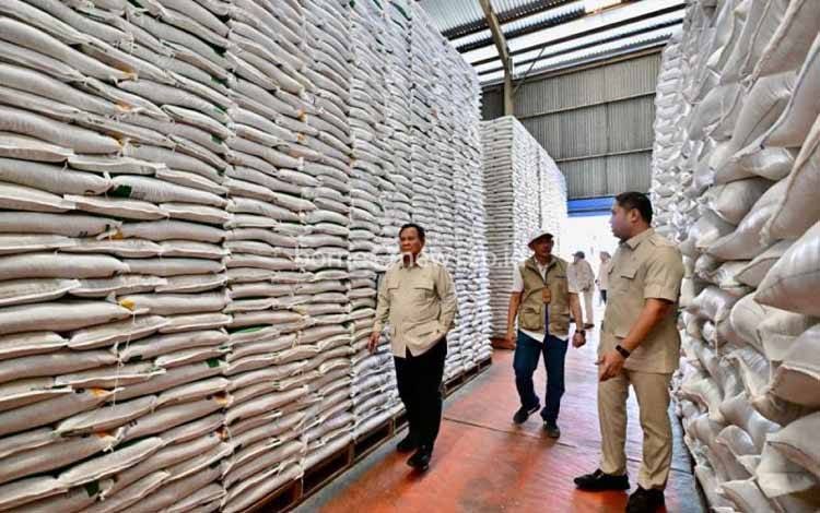 Sidak Prabowo ke Gudang Bulog Dinilai Perkuat Keyakinan Swasembada Beras