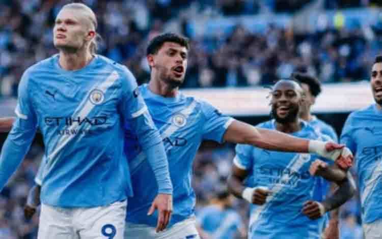 Manchester City Menang 2-1 atas Arsenal