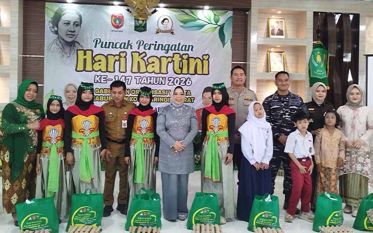 Peringati Hari Kartini ke-147, Bupati Kobar Ajak Perempuan Semangat Berkarya