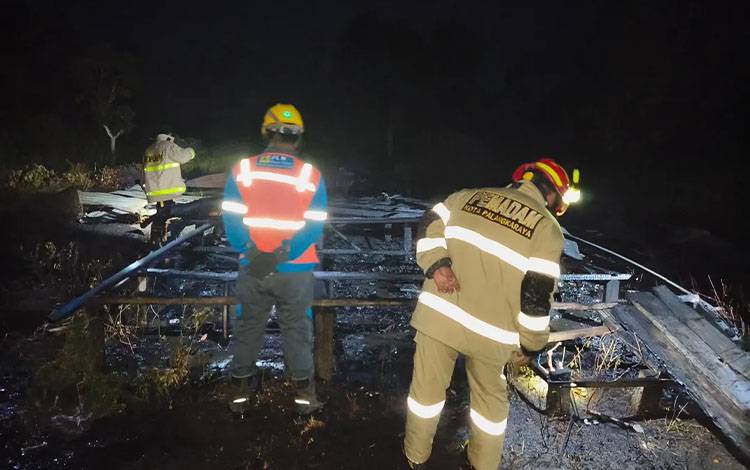Rumah di Jalan Wardy Ambung Palangka Raya Terbakar