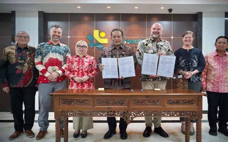 Kemenkop Gandeng CDF Kanada Perkuat Koperasi Desa Merah Putih
