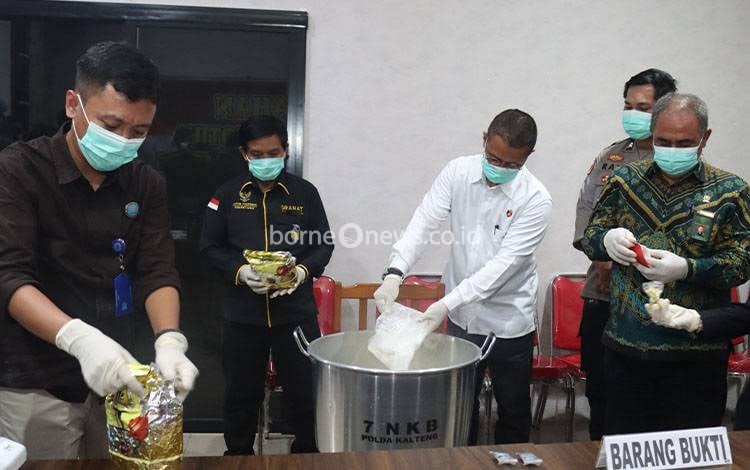 Polda Kalteng Musnahkan 5,43 Kg Sabu dan 412 Butir Ekstasi Senilai Rp8,54 Miliar