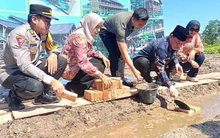 Bupati Kotim Letakkan Batu Pertama SD Alam Bumi Khatulistiwa