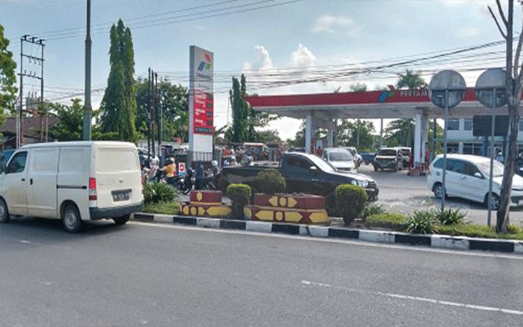 Bupati Kobar Bentuk Satgas Penanganan BBM Atasi Antrean di SPBU Pangkalan Bun