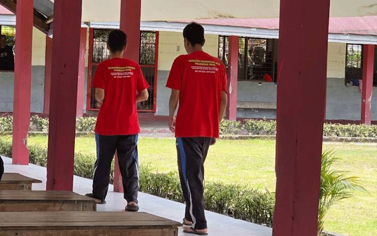 Seorang Ayah Pilih Tinggal di Panti Rehabilitasi Palangka Raya Demi Merawat Anak dengan Gangguan Jiwa