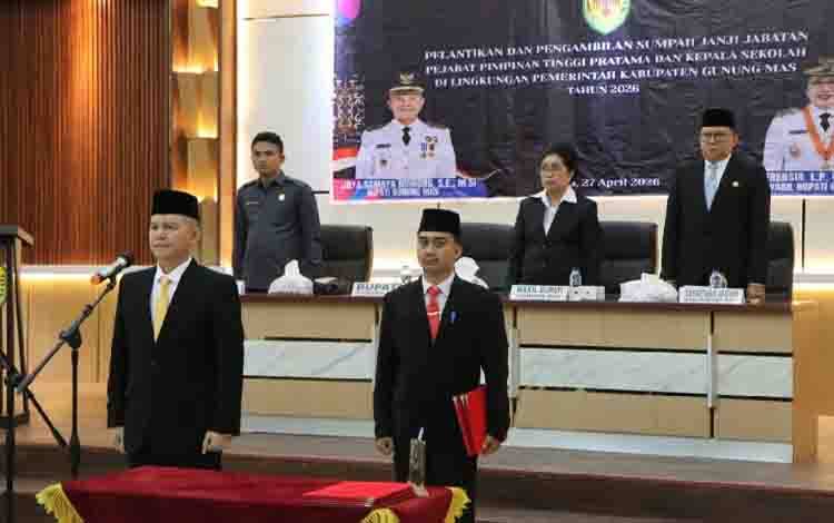 Bupati Gumas Minta Pejabat yang Baru Dilantik Jalankan Amanah dengan Penuh Profesional