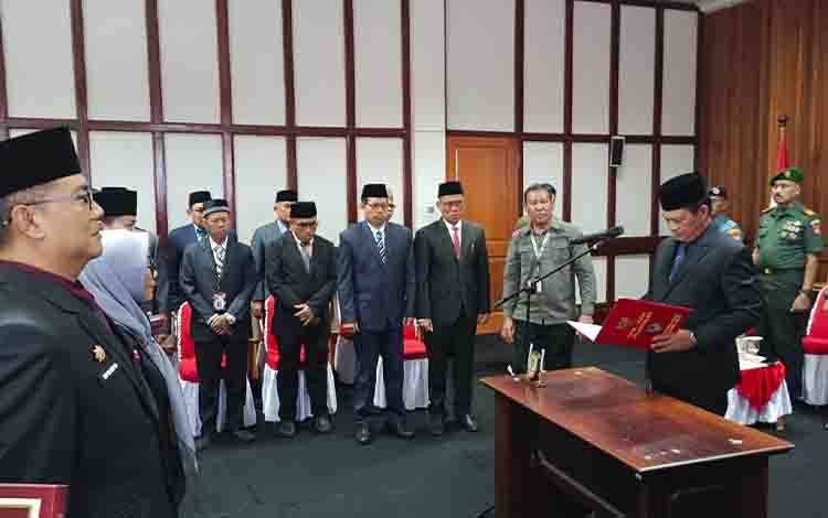 Perkuat Kinerja dan Layanan Publik, Bupati Seruyan Lantik Tiga Pejabat