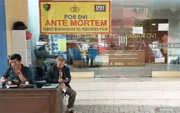 Keluarga Tunggu Hasil Identifikasi Korban Kecelakaan KRL di RS Polri