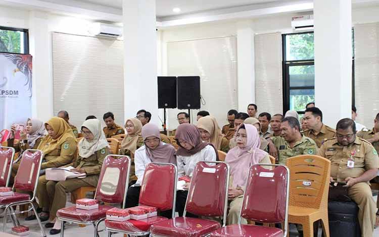 BKPSDM Kapuas Dorong ASN Lanjutkan Pendidikan Lewat Sosialisasi FEB UPR