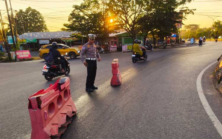 Tumpahan Oli di Bundaran Palm Banjarbaru Picu Kecelakaan, Dua Pemotor Jadi Korban