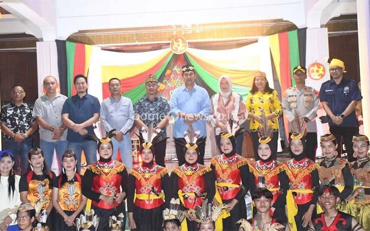 Wabup Pulang Pisau Apresiasi Pulang Pisau Menari II, Dorong Ruang Ekspresi Anak Muda
