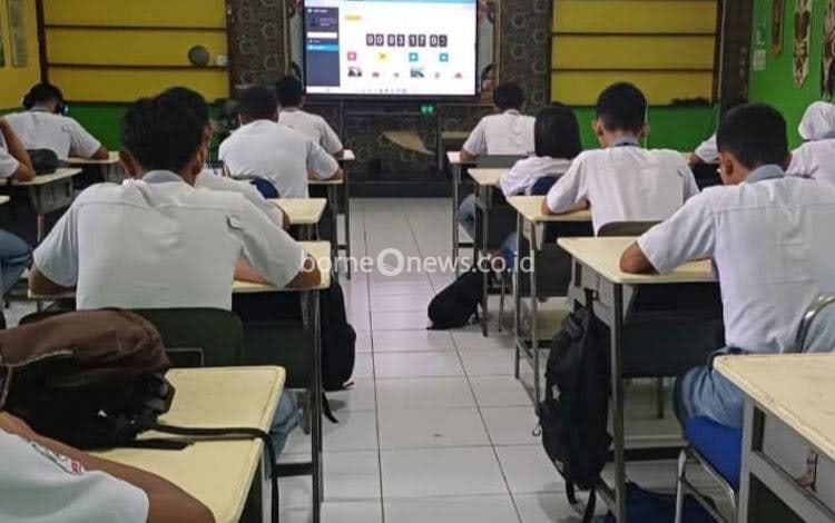 Balai Bahasa Kalteng Gelar Pendampingan UKBI Adaptif bagi 121 Siswa