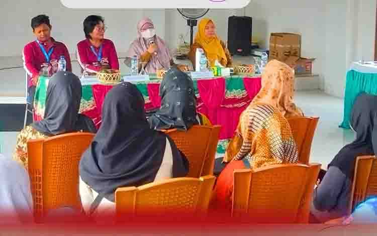 Cegah Stunting, Dinkes Seruyan Bekali Kader Posyandu Olah PMT Berbahan Pangan Lokal