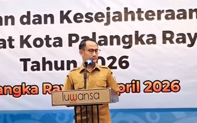 Wali Kota Palangka Raya Ancam Sanksi Tegas Perusahaan Bayar Upah di Bawah UMK