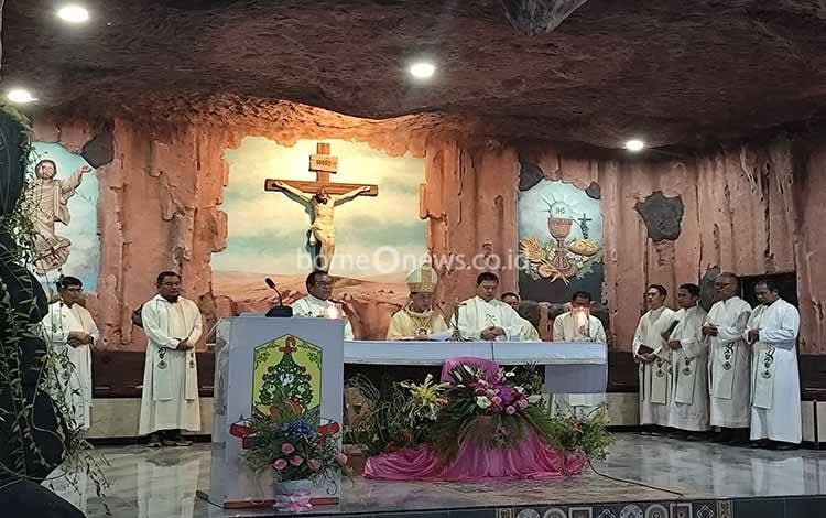 Uskup Palangka Raya Ajak Umat Syukuri Kehadiran Bunda Maria