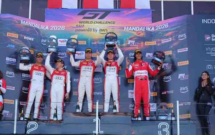 Pembalap Sean Gelael Raih Podium Tiga di Race Pertama GTWCA Mandalika