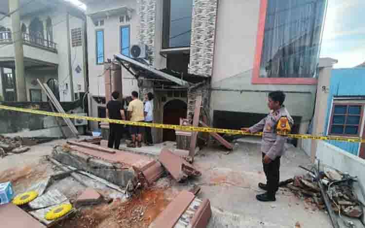 Polisi Ungkap Teras Rumah yang Ambruk di Banjarmasin Utara, Kerugian Capai Rp1 Miliar