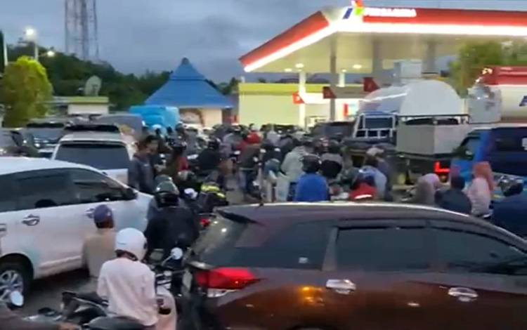 BBM Langka di Katingan, Bupati Batasi Pembelian dan Tekan Harga Eceran