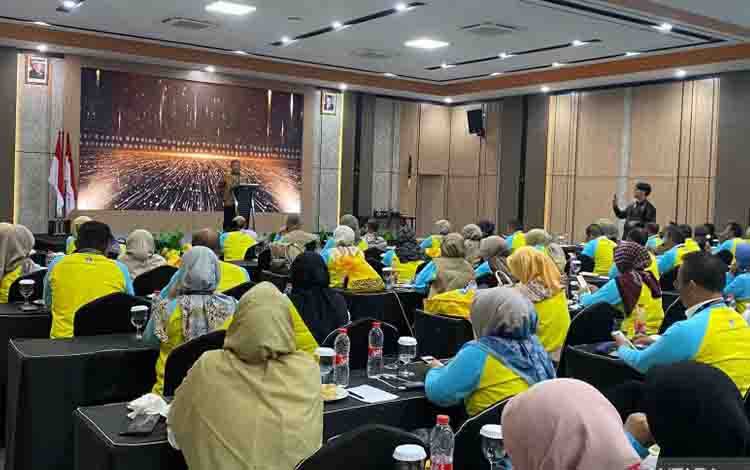 Sejumlah peserta perwakilan sekolah di Kabupaten Garut mengikuti acara Penguatan Ekosistem Kepemimpinan Sekolah Melalui Pendekatan Pembelajaran Mendalam di Cipanas Garut, Jawa Barat, Rabu (6/5/2026). ANTARA/Feri Purnama