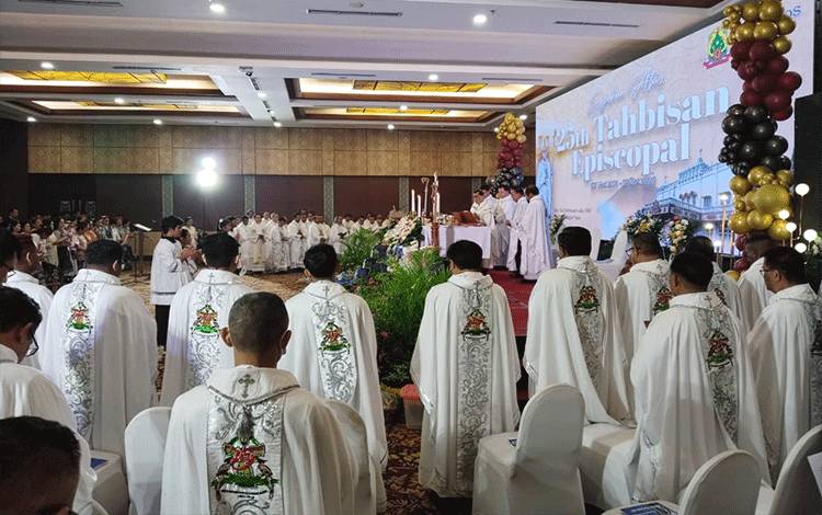 25 Tahun Memimpin Keuskupan, Uskup Maryadi Kenang Masa Saat Pastor Masih 26 Orang