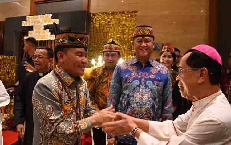 Gubernur Agustiar Sabran Apresiasi 25 Tahun Pengabdian Uskup Aloysius di Kalteng