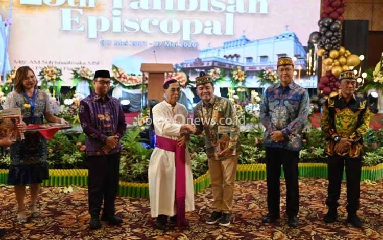 Perayaan Syukur 25 Tahun Tahbisan Uskup Tahun 2026 dihadiri Gubernur Kalimantan Tengah Agustiar Sabran di Swiss-Belhotel Danum. (FOTO: BIRO ADPIM SETDA KALTENG)