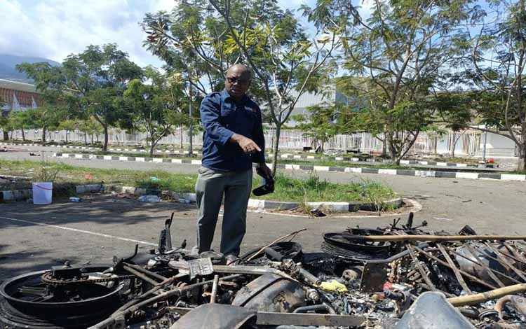 Komnas HAM Papua Temukan 30 Kendaraan Terbakar di Stadion Lukas Enembe
