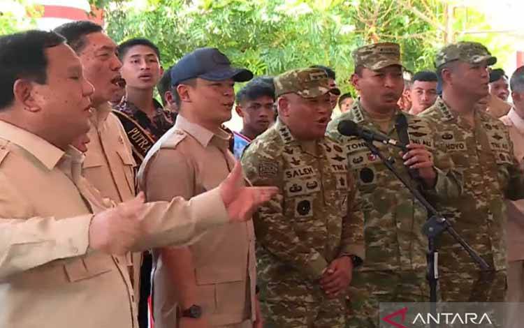 Prabowo Minta Jenderal TNI Nyanyi untuk Warga Miangas