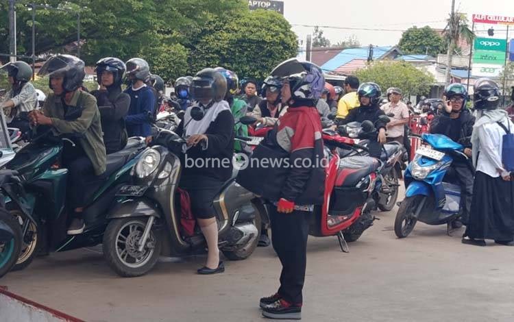 Antrean Mengular di SPBU, DPRD Sebut Kuota Palangka Raya Selama Ini Memang Kurang